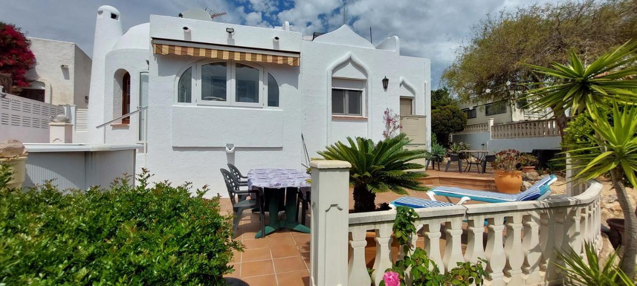 Villa Totalmente Independiente Con Piscina Comunitaria Calpe Exterior photo