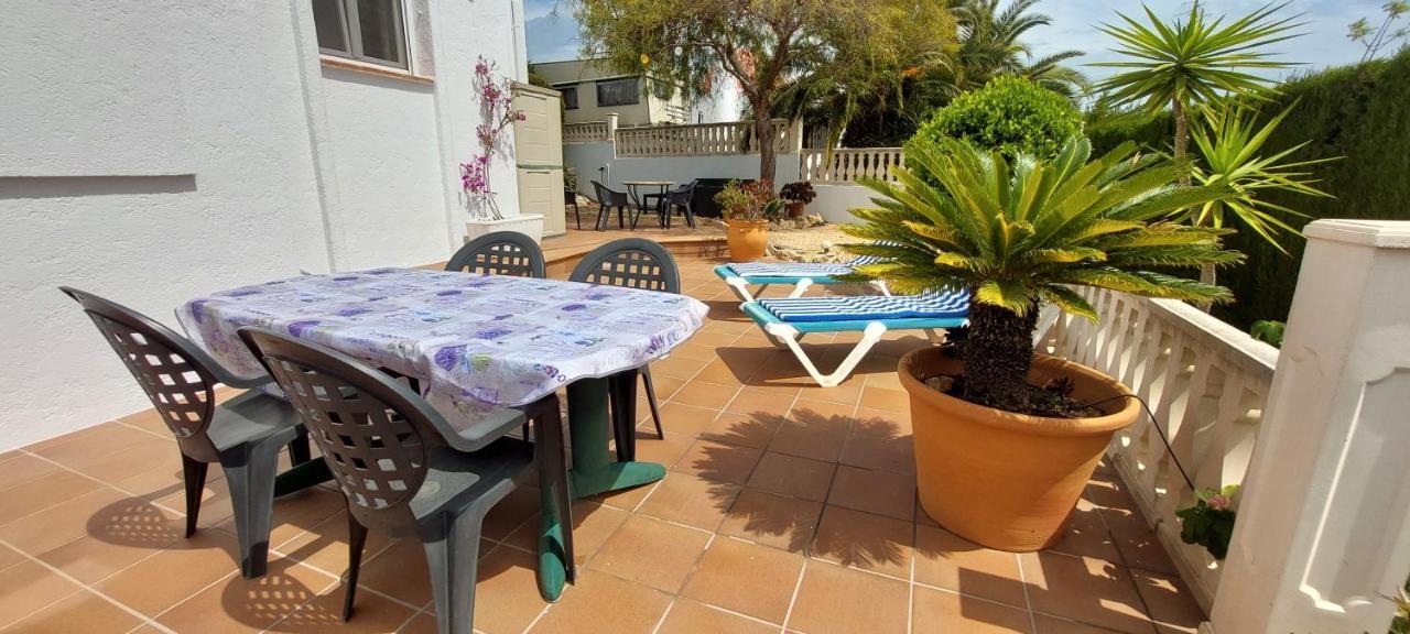 Villa Totalmente Independiente Con Piscina Comunitaria Calpe Exterior photo