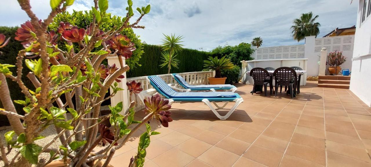 Villa Totalmente Independiente Con Piscina Comunitaria Calpe Exterior photo
