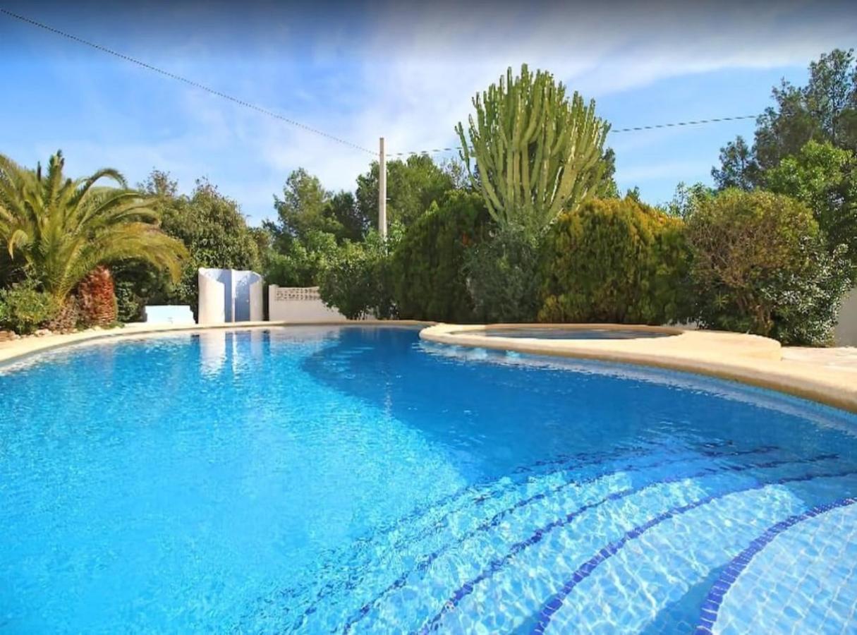 Villa Totalmente Independiente Con Piscina Comunitaria Calpe Exterior photo