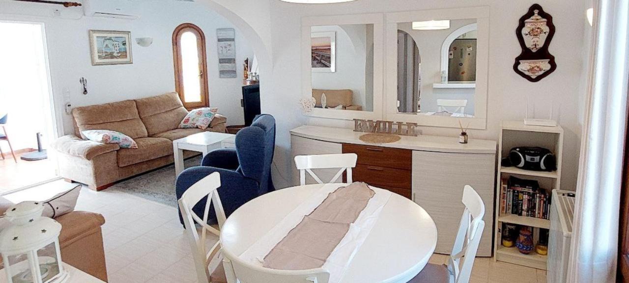 Villa Totalmente Independiente Con Piscina Comunitaria Calpe Exterior photo