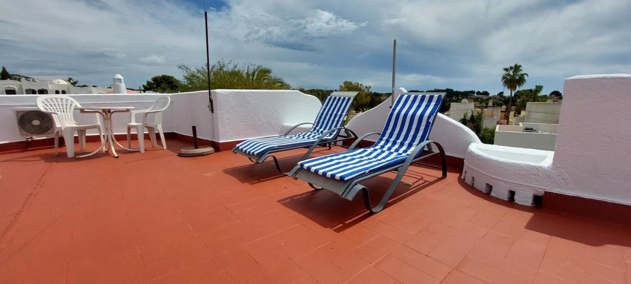 Villa Totalmente Independiente Con Piscina Comunitaria Calpe Exterior photo